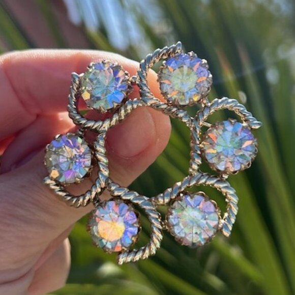 KRAMER Aurora Borealis AB Lavender Crystal Gold Circle BROOCH - Picture 2 of 10